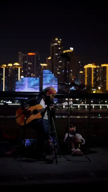 Biểu diễn đêm trước đường chân trời thành phố