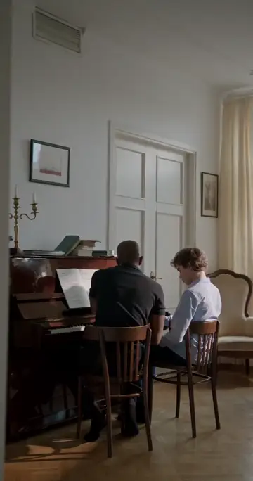 Thầy dạy piano