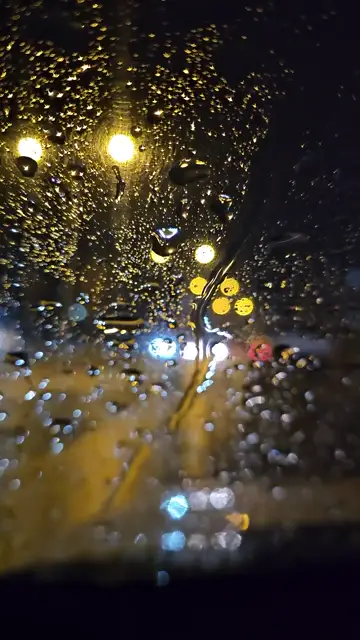 Mưa trên phố