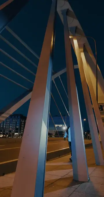 Áo khoác và vỉa hè