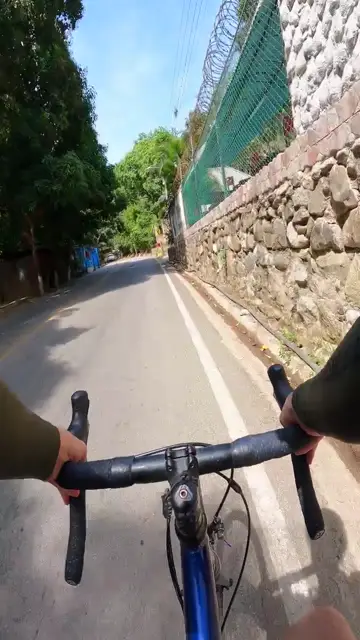 Đổ đèo bằng xe đạp góc nhìn thứ nhất